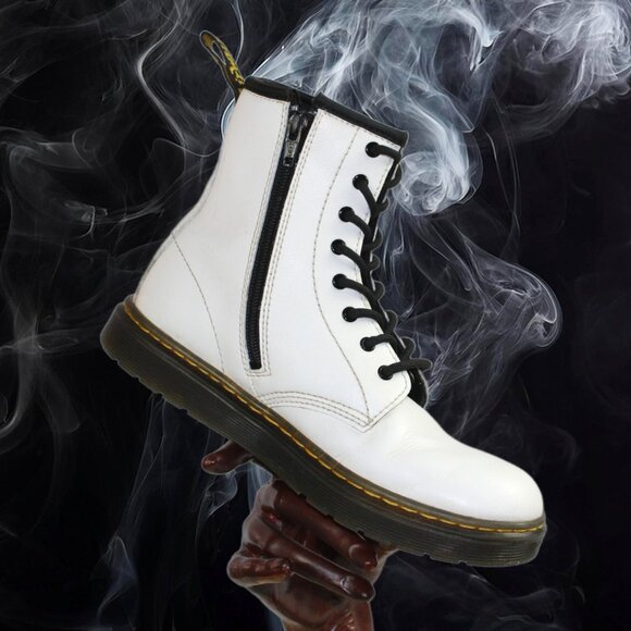 Dr. Martens Zavala White Leather Lace-up Combat Boot, Size 6 (Male 5) - Picture 2 of 11